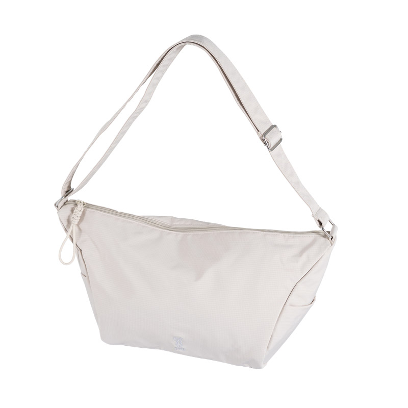 [PRE-ORDER] กระเป๋าสะพายไหล่ D.O.D. CHOI SHOL Shoulder bag Ivory นำเข้าจากญี่ปุ่น DOD チョイショルー バナナ ショルダーバッグ