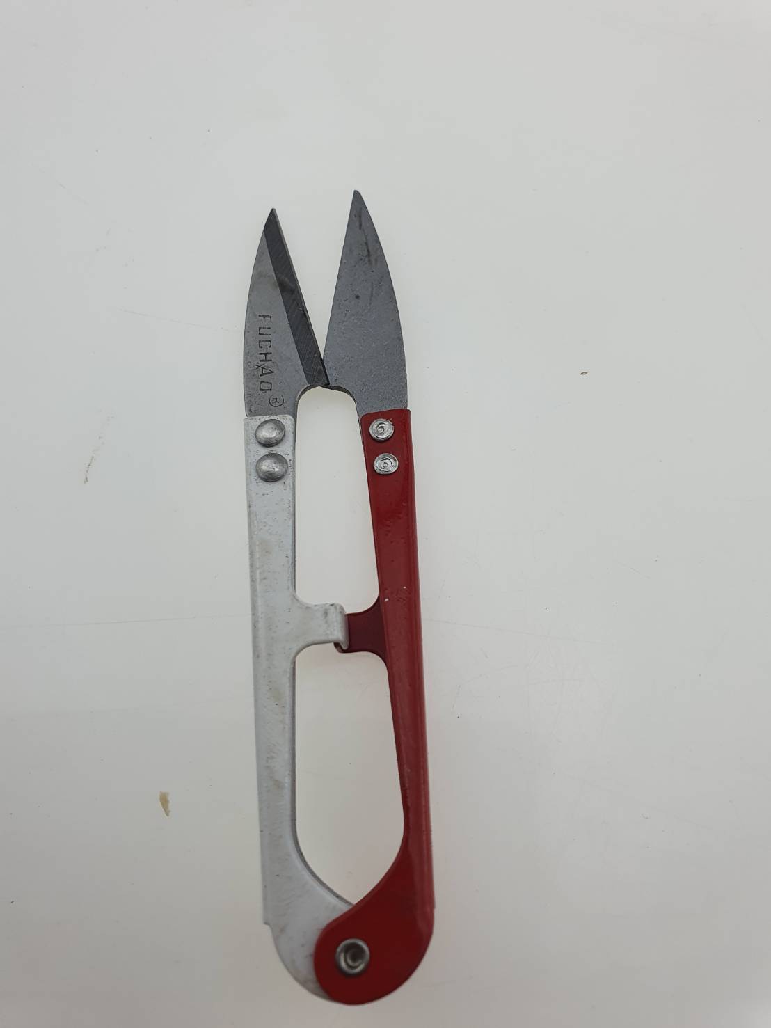 กรรไกรตัดด้าย กรรไกรก้ามปู กรรไกรขลิบด้ายกรรไกรสำหรับช่างเย็บผ้า และงาน DIY คมและใช้งานสะดวก