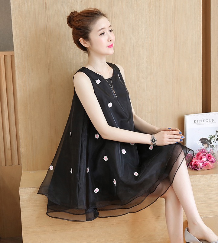 ชุดคลุมท้องแฟชั่น ผ้าไหมแก้ว มีซับในทั้งชุด ประดับด้วยดอกไม้ทั้งชุด M,L,XL,XXL