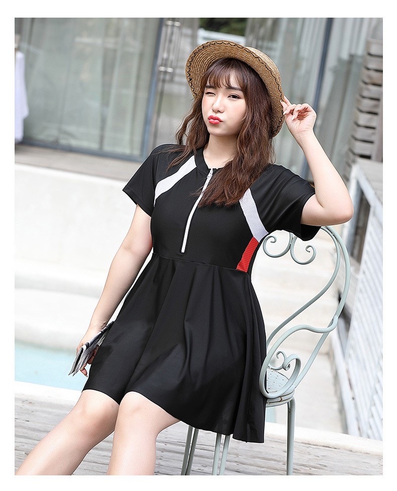 ชุดว่ายน้ำวันพีชคนอ้วน 9xl พร้อมส่ง:ชุดว่ายน้ำไซส์ใหญ่สีดำ ซิปหน้าแต่งลายทางสีขาวแดง มาพร้อมกางเกงขาสั้น แบบสวยน่ารักมากๆจ้า: - รอบอก 54 - 66 นิ้ว - เอว 48 - 60 นิ้ว - สะโพก 54 - 66 นิ้ว