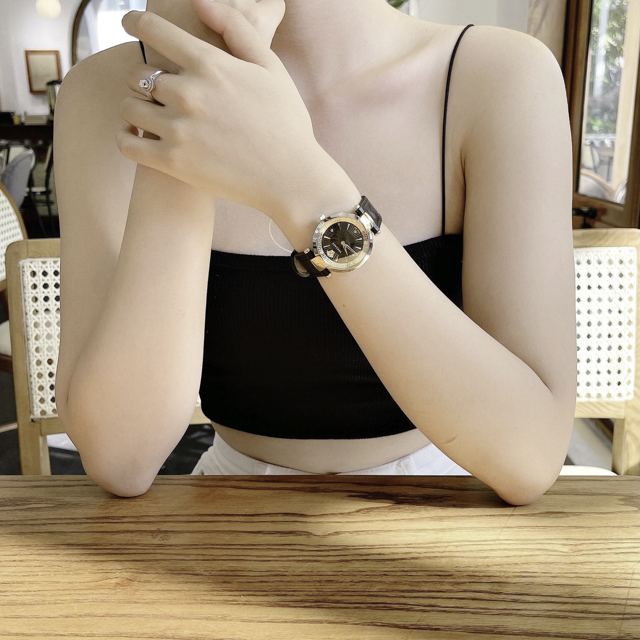 Versace VE2L00221 นาฬิกาผู้หญิง Quartz Women's Watch