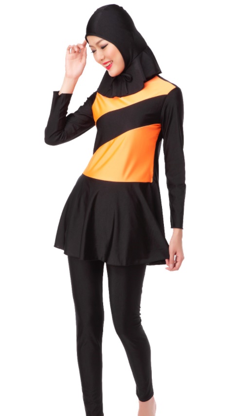 ชุดว่ายน้ำคนอ้วน แบบสปอร์ตพร้อมส่ง :ชุดว่ายน้ำไซส์ใหญ่สีดำส้มแขนยาว set 3ชิ้นมีเสื้อแขนยาวแต่งระบาย. กางเกงขายาวและหมวกแบบสวยมากจ้า:รอบอก40-52นิ้ว เอว34-46นิ้ว สะโพก46-58นิ้ว