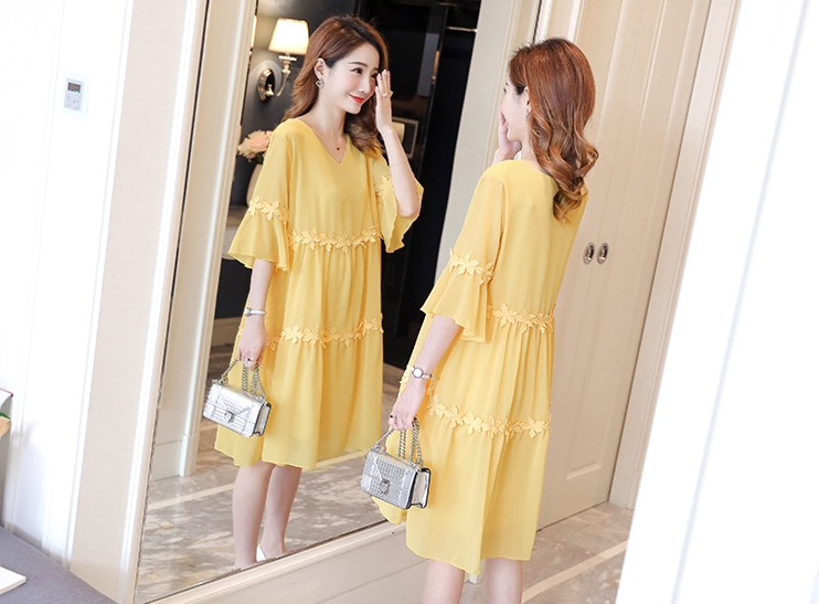 เดรสคลุมท้องสไตล์เกาหลี ผ้าชีฟอง มีซับใน ประดับดอกไม้รอบชุด น่ารักมากค่ะ M L XL,XXL