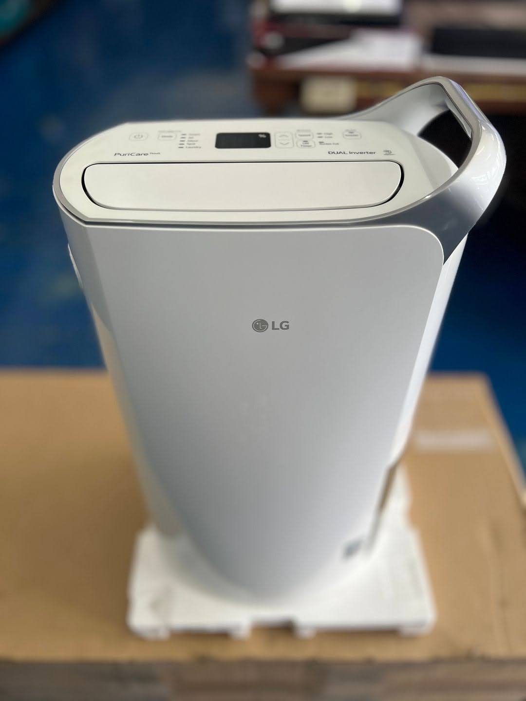 LG เครื่องลดความชื้น LG PuriCare Dehumidifier16 รุ่น MD16GQSA1.ATH ขนาด 16 ลิตร Dual Inverter Compressor