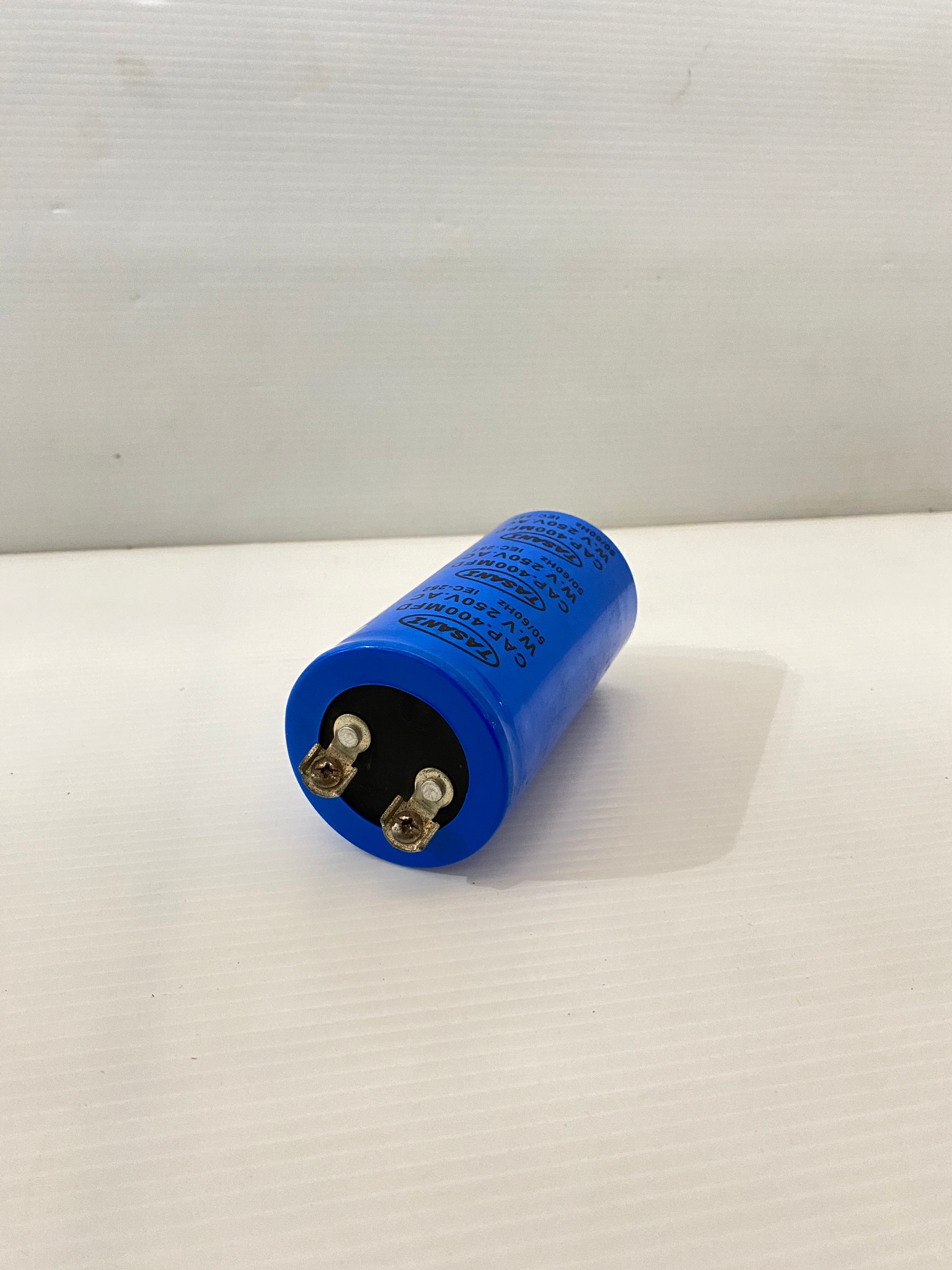 คาปาซิเตอร์ (คอนเดนเซอร์) 400uFx250v. TASANI