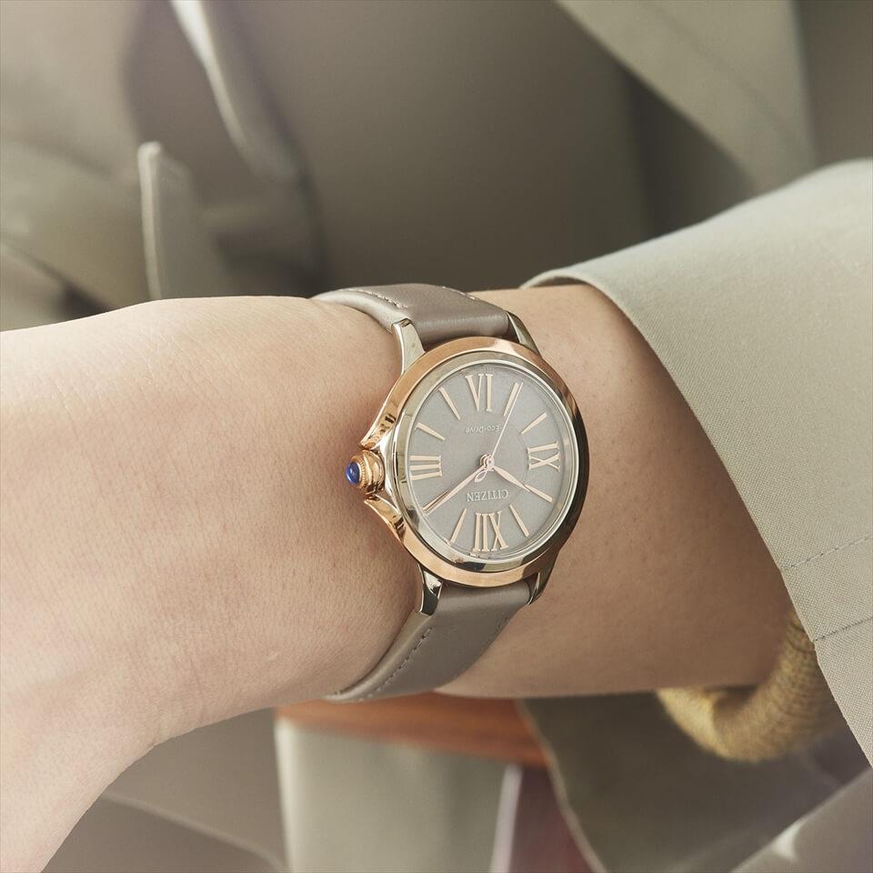 Citizen EM1166-01Z นาฬิกาผู้หญิง Citizen l ROUND Collection Eco-Drive Women's Watch