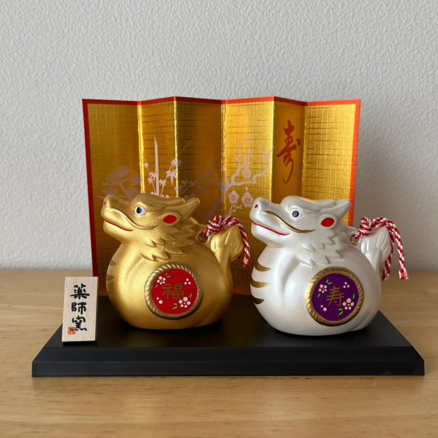 [PRE-ORDER] มังกรคู่ มังกรทอง มังกรเงิน เสริมดวง วันตรุษจีน ของมงคลญี่ปุ่น นำเข้าจากญี่ปุ่น ของมงคลญี่ปุ่น ฮวงจุ้ยโต๊ะทำงาน Dragon Zodiac 2024