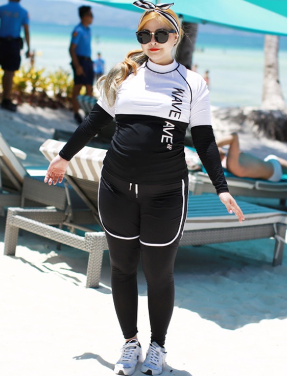 ชุดว่ายน้ำคนอ้วน พร้อมส่ง :ชุดว่ายน้ำไซส์ใหญ่แบบสปอร์ตสีดำขาวแต่งลายอักษร set 5 ชิ้นมีเสื้อแขนยาว บรา บิกินี่ กางเกงขาสั้น กางเกงขายาว แบบสวยคุ้มสุดๆจ้า:รายละเอียดไซส์คลิกเลยจ้า