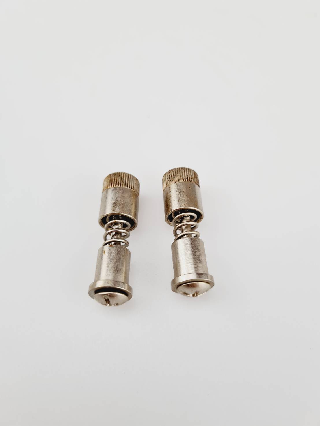 น็อตยึดตีนผีสำหรับจักรอุตสาหกรรมเข็มเดี่ยว สามารถเปลี่ยนตีนผีได้อย่างรวดเร็ว จักรเย็บผ้า สำหรับโรงงานหรือ ใช้ในครัวเรือน