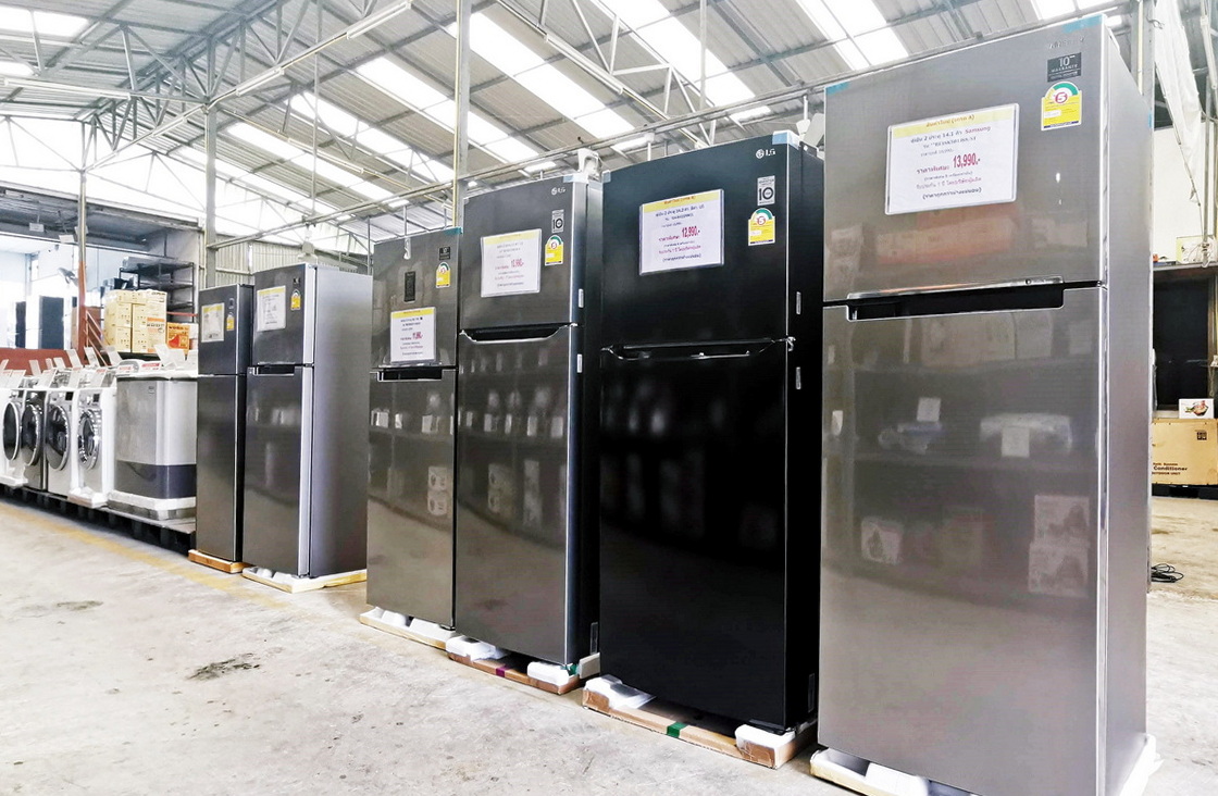 [ผ่อน0%] LG ตู้เย็น 2 ประตู (14.2 คิว,สี Black Glass) รุ่น GN-C422SGCL.ABMPLMT (ชลบุรี ส่งฟรี)