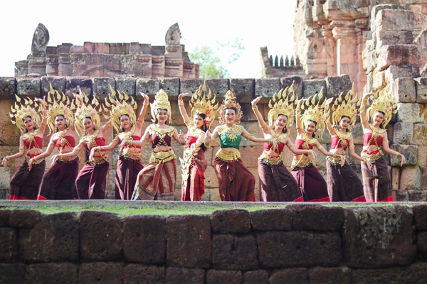 โสรยาชุดนางรำ ร้านขายชุดนางรำคุณภาพสูง