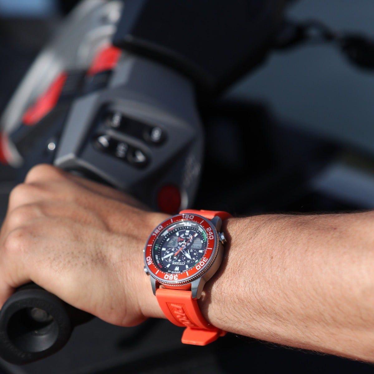 Citizen JR4061-00F นาฬิกาผู้ชาย Eco-Drive Promaster Sailhawk Analog & Digital Men's Watch