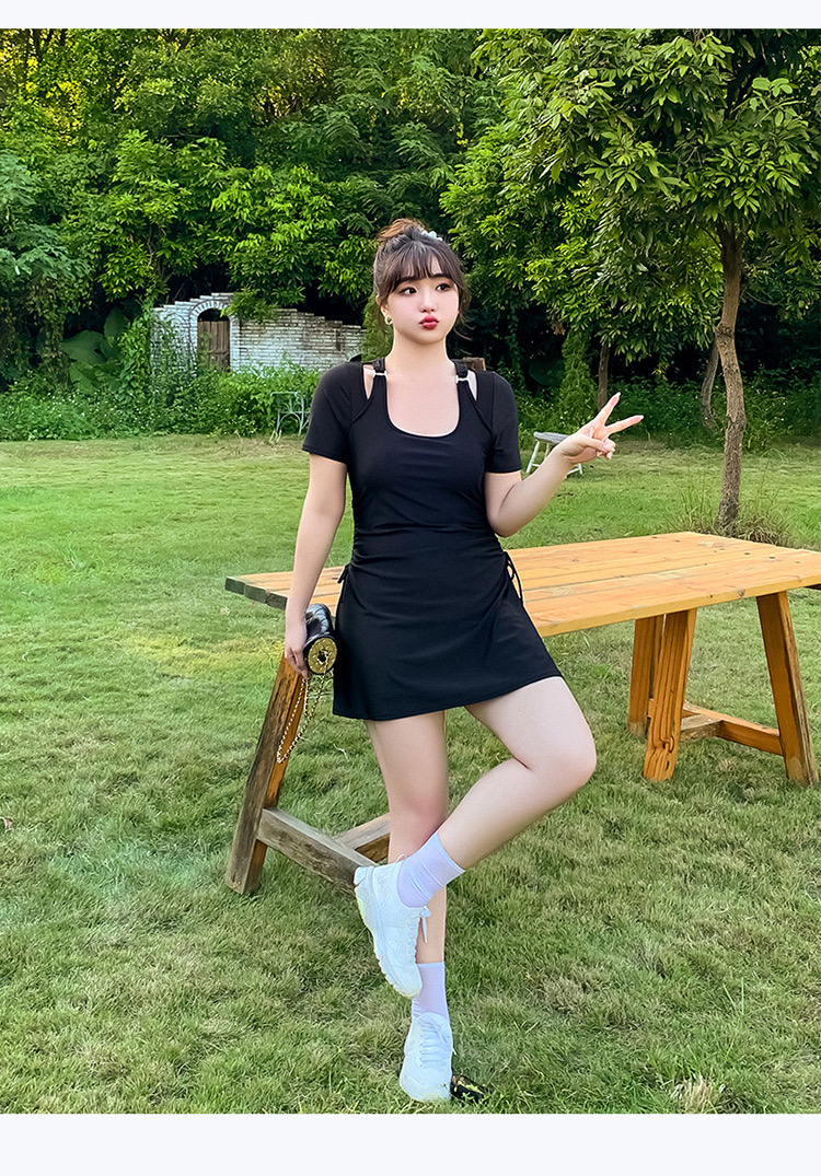 ชุดว่ายน้ำไซส์ใหญ่ 5xl พร้อมส่ง :ชุดว่ายน้ำคนอ้วน ชุดเที่ยวทะเลสีดำแต่งสายที่บ่า มีสายรูดข้างชุด มาพร้อมกางเกงขาสั้นแบบสวย น่ารักมากๆจ้า:รอบอก40-48นิ้ว เอว36-46นิ้ว สะโพก36-48นิ้ว