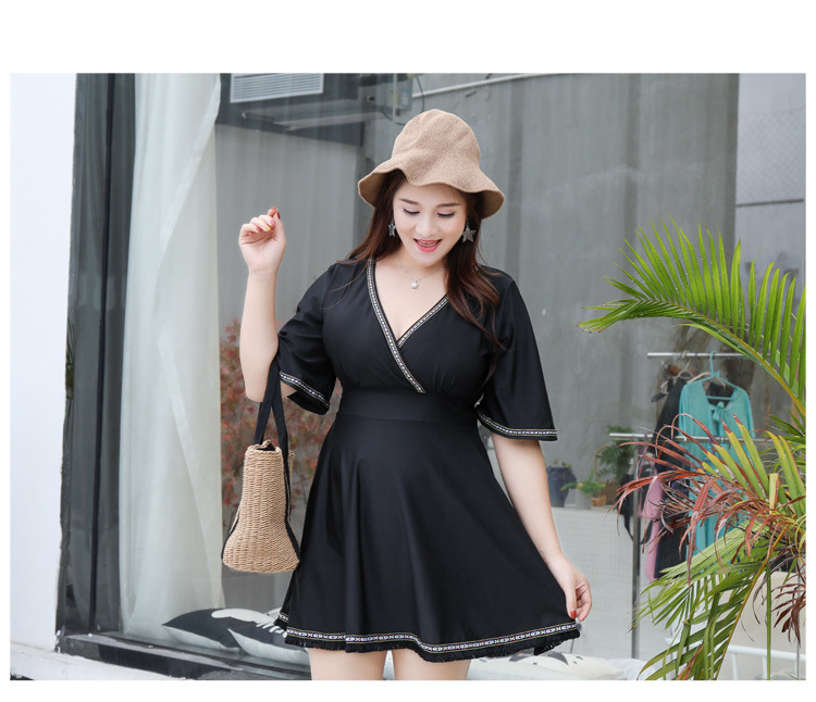 ชุดว่ายน้ำไซส์ใหญ่ 9xl พร้อมส่ง:ชุดว่ายน้ำวันพีชคนอ้วนสีดำ แต่งลายผูกโบว์ด้านหลัง มาพร้อมกางเกงขาสั้น แบบสวยน่ารักมากๆจ้า : ขนาด - รอบอก 52 - 66 นิ้ว - เอว 44 - 62 นิ้ว- สะโพก 52 - 66 นิ้ว