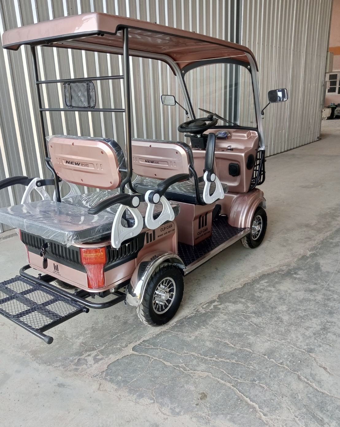 รถกอล์ฟไฟฟ้า 4 ล้อ 6 ที่นั่ง รุ่น M-04T ขับแบบพวงมาลัย