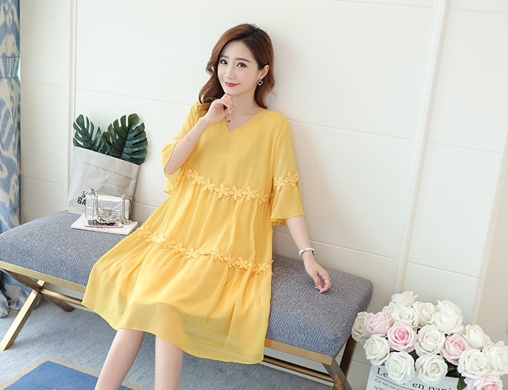 เดรสคลุมท้องสไตล์เกาหลี ผ้าชีฟอง มีซับใน ประดับดอกไม้รอบชุด น่ารักมากค่ะ M L XL,XXL