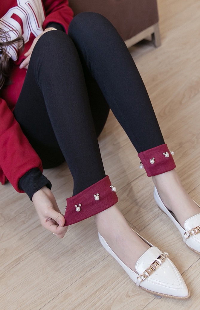 เลคกิ้งคนท้องขายาว ปลายขามี 4 สี ประดับด้วยมุกตุ้งติ้งน่ารักสวยงาม มีสายปรับขนาดครรภ์ M,L,XL