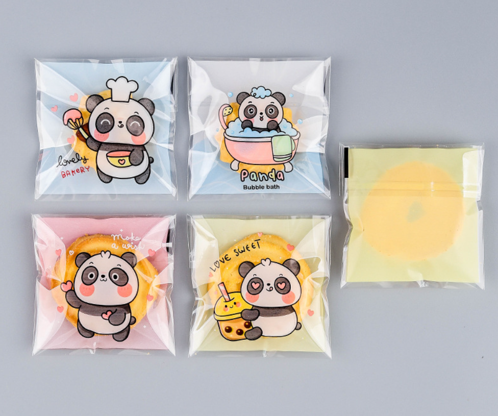 ถุงคุ๊กกี้ ฝากาว ขนาด 7x7 ซม.(ลายพิเศษสุด) จำนวน 95-100 ชิ้นต่อแพ็ค