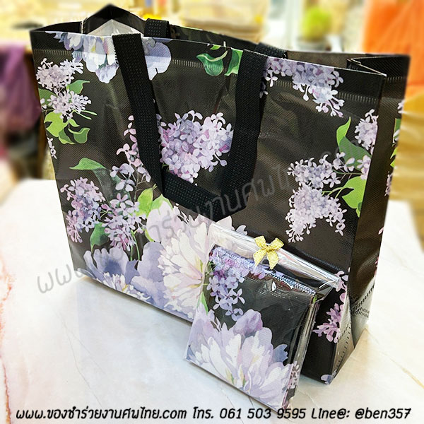 ของชำร่วยงานศพ ถุงกระดาษเคลือบพลาสติก ชอปปิ้ง ลายดอกไม้ (u) สั่งซื้อขั้นต่ำ 100 ชิ้น ใส่ถุงพลาสติกแก้ว 14.-