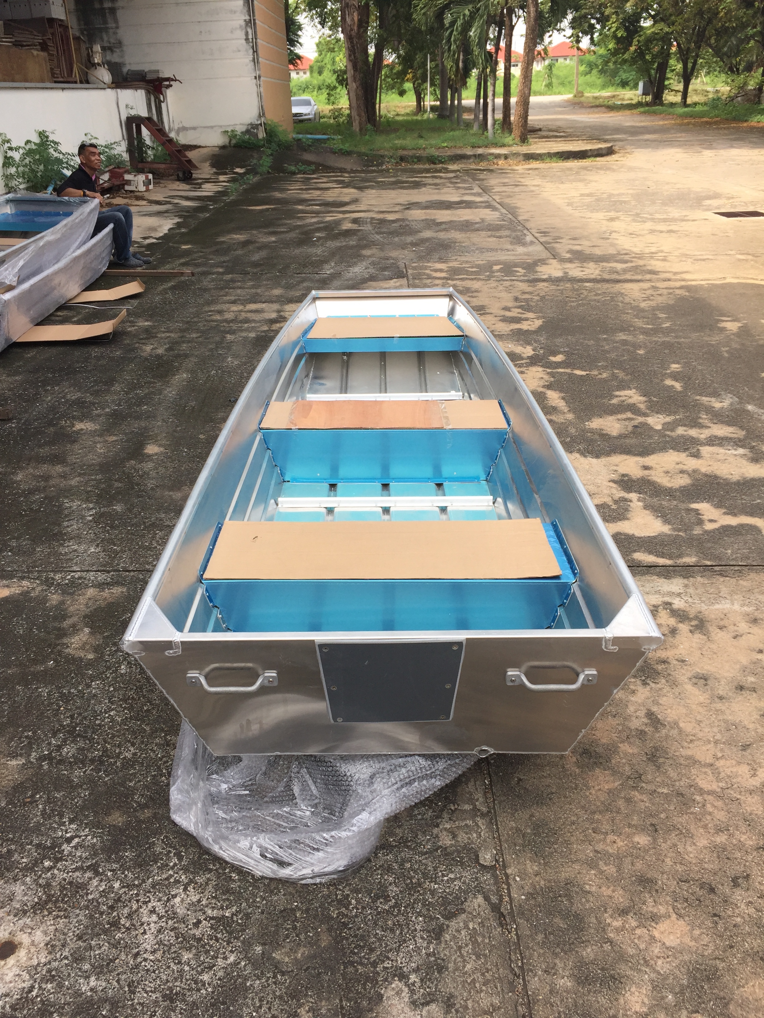 เรือท้องแบน รุ่น AP12