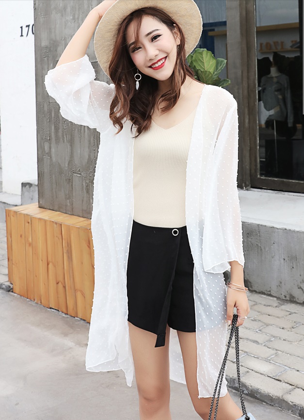 เสื้อคลุมแฟชั่น พร้อมส่ง : เสื้อคลุมสีขาวแต่งจุดสีสันสดใส แบบสวยมากจ้า