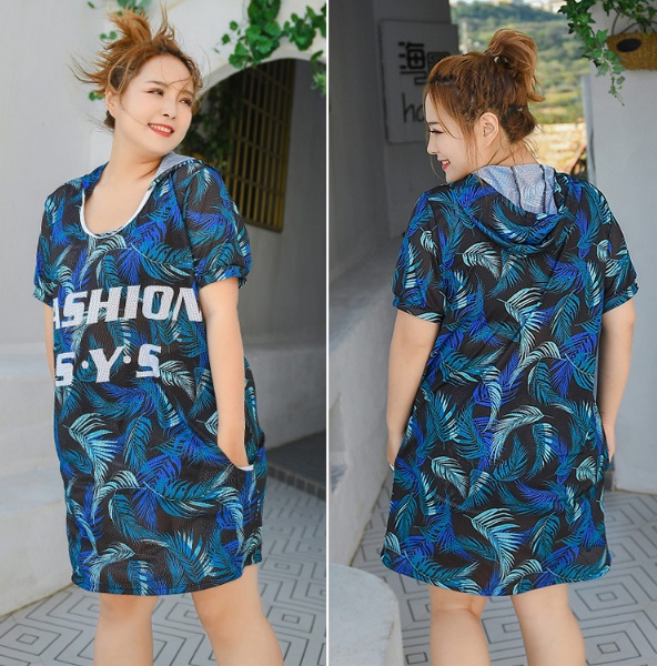 ชุดว่ายน้ำไซส์ใหญ่ 9xl แบบสปอร์ตพร้อมส่ง :ชุดว่ายน้ำคนอ้วนสีน้ำเงินแต่งลายใบไม้ set 3ชิ้นมี บรา กางเกงขาสั้นและเสื้อคลุมมี Hood แบบสวยคุ้มมากๆจ้า : บรา รอบอก 48 - 60 นิ้ว เอว 42 - 52 นิ้ว สะโพก 50 - 64 นิ้ว เสื้อคลุมรอบอก 56 - 62 นิ้ว