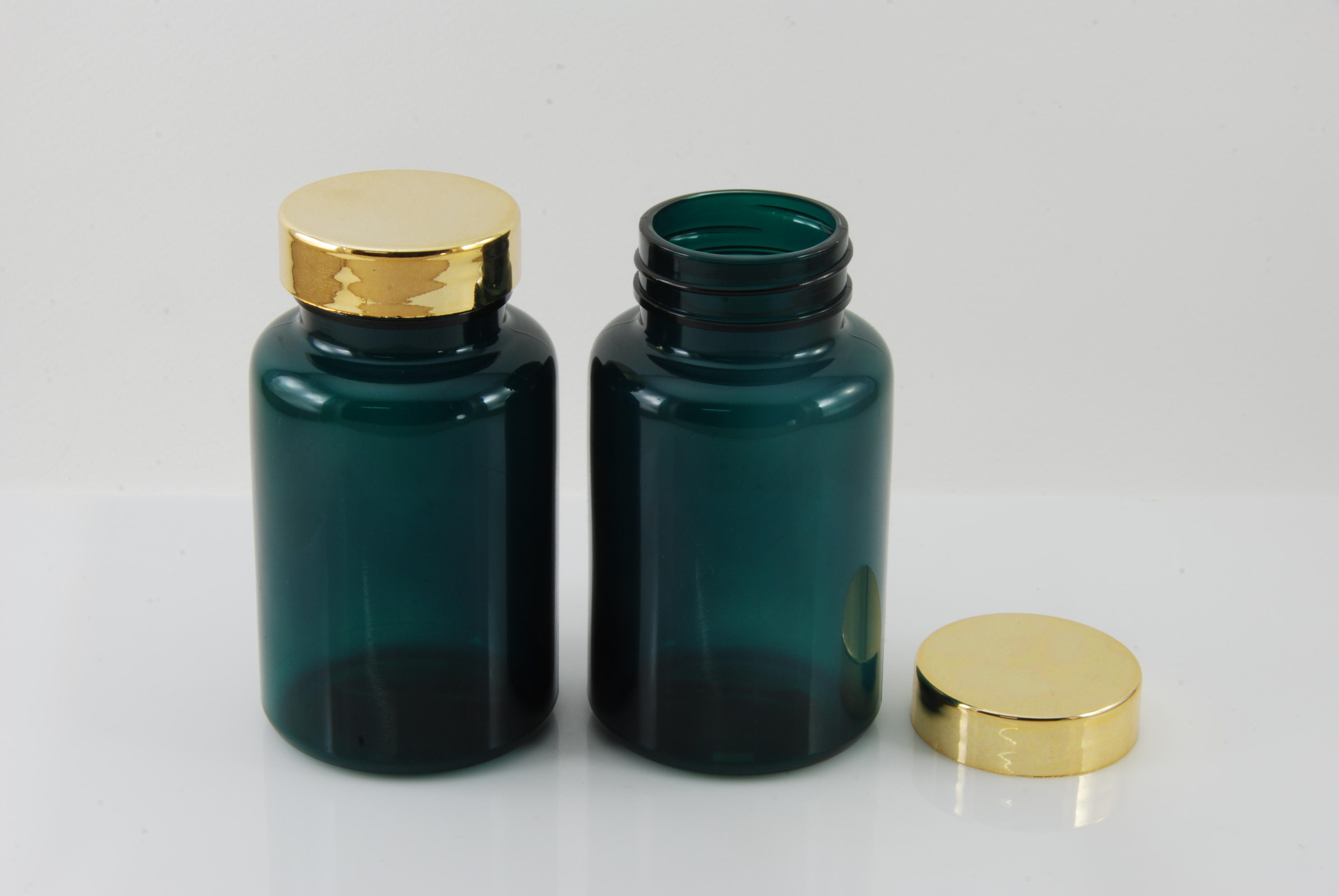 ขวดสาหร่าย 150 กรัม สีเขียว ฝาทอง แพคละ 20 ใบ