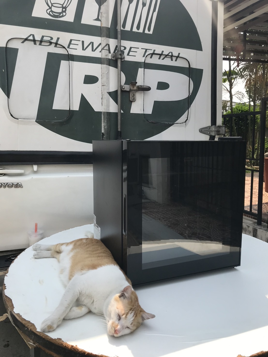 ตู้แช่น้ำในห้องพัก โรงแรม ตู้เย็นเล็ก ตู้เย็นโรงแรม นิบาร์ โรงแรม ประตูกระจกใส Mini Bar Hotel Mini Bar Glass Door