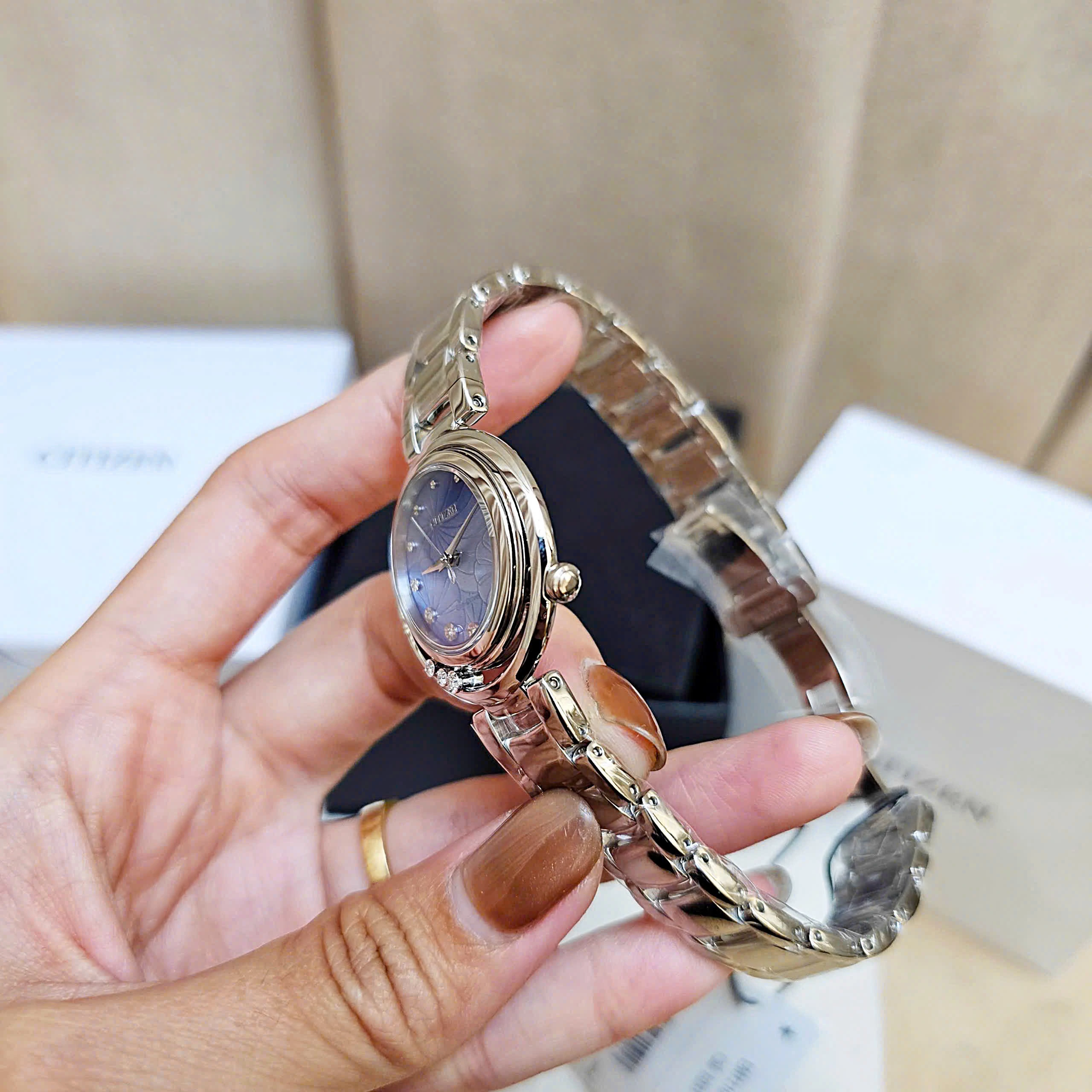 Citizen EM1110-81N นาฬิกาผู้หญิง Eco-Drive Citizen L Diamond Women's Watch