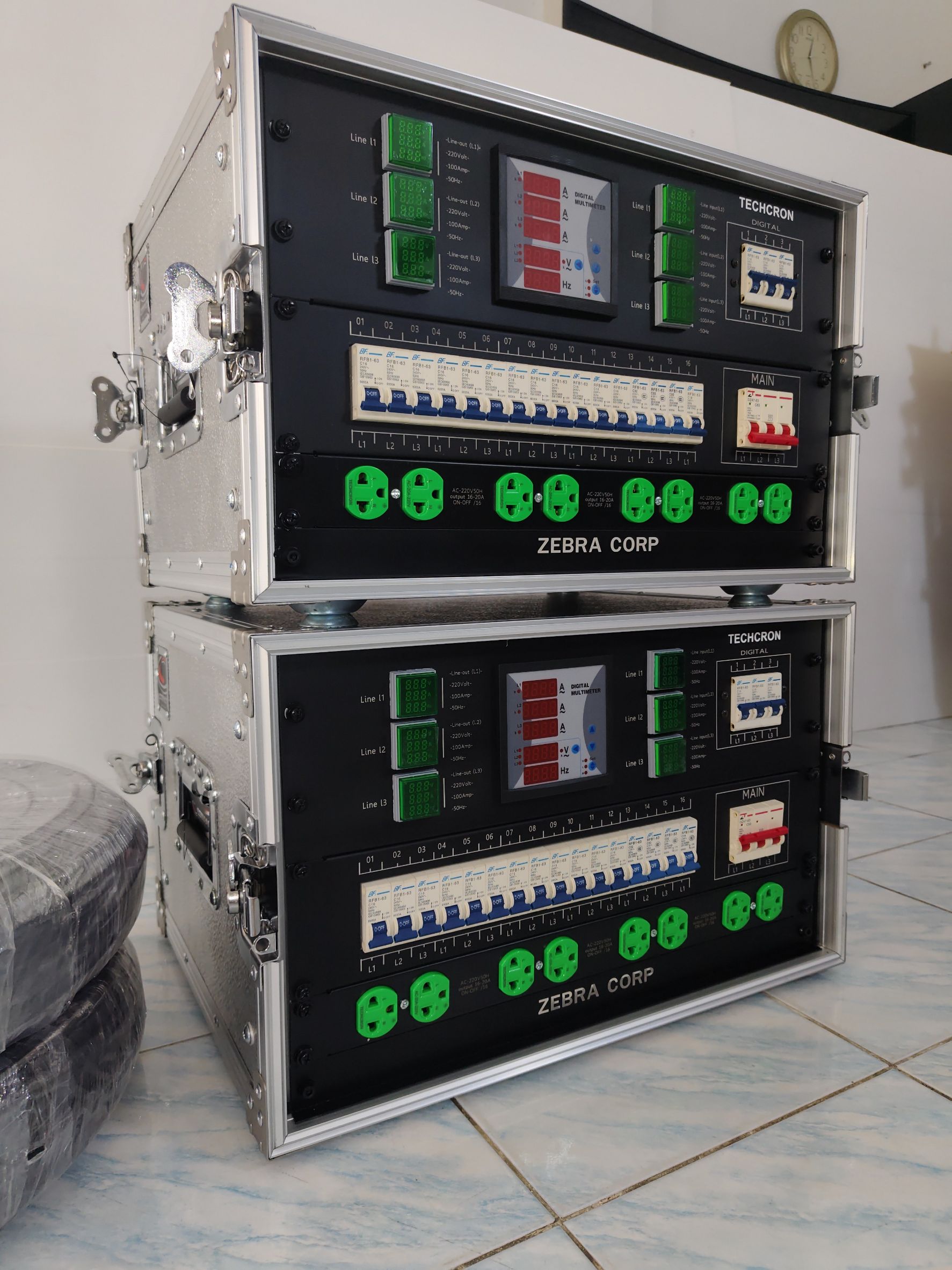 ตู้ปลั๊กไฟ จอ LED 63A