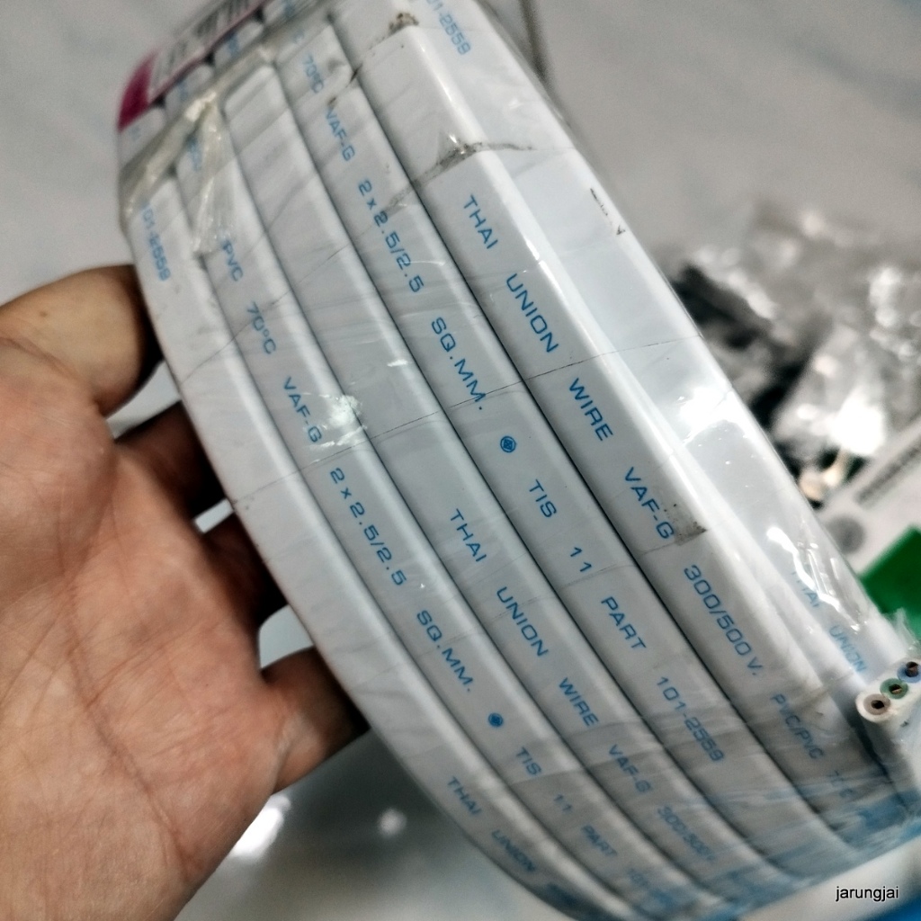 สายไฟ ไทยยูเนี่ยน สายขาว vaf-g2*2.5/2.5 ยาว 1 เมตร แบ่งขาย