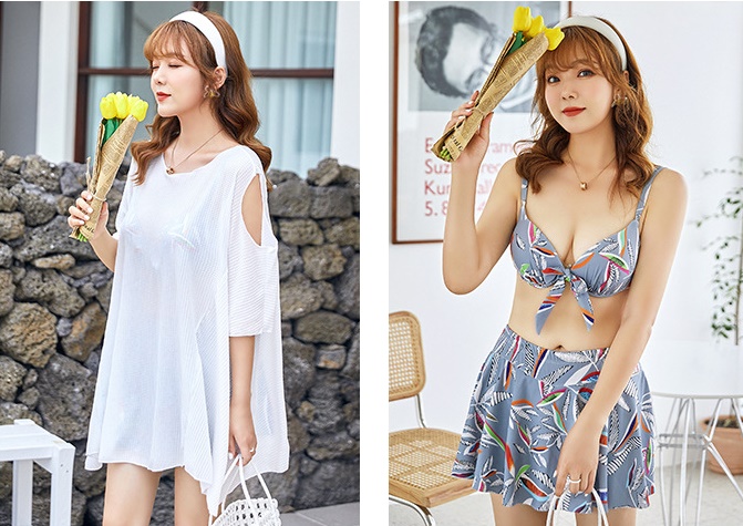 ชุดว่ายน้ำคนอ้วน 5xl พร้อมส่ง :ชุดว่ายน้ำไซส์ใหญ่เที่ยวทะเลสีเทาแต่งลายใบไม้ มาพร้อมเสื้อคลุมสีขาวเว้าไหล่แบบเก๋ set 3ชิ้น มีบรา กระโปรงติดกางเกงขาสั้นและเสื้อคลุม แบบสวยน่ารักมากๆจ้า : รอบอก36-46 นิ้ว - เอว 32 - 44 นิ้ว - สะโพก 40 - 50 นิ้ว - เสื้อคลุมรอ