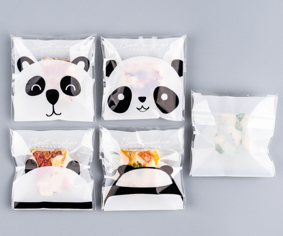 ถุงคุ๊กกี้ ฝากาว ขนาด 7x7 ซม.(ลายพิเศษสุด) จำนวน 95-100 ชิ้นต่อแพ็ค