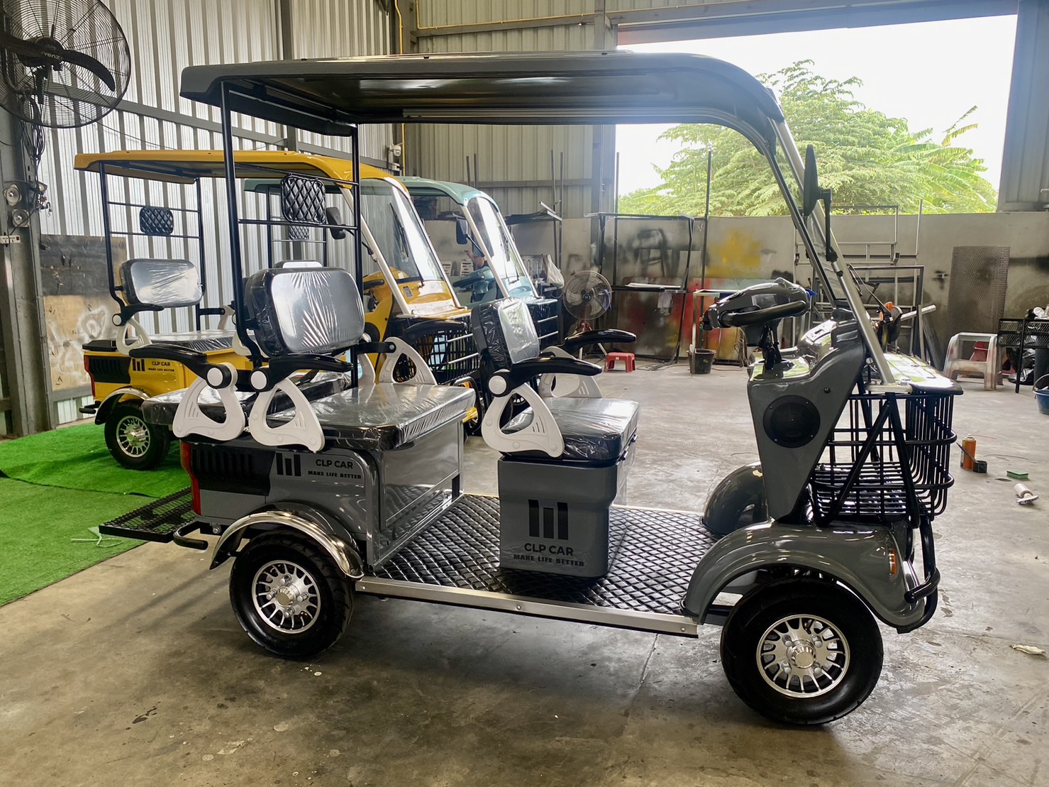 รถไฟฟ้า 4 ล้อ รุ่น M-01T 4-5 ที่นั่ง สีเทา