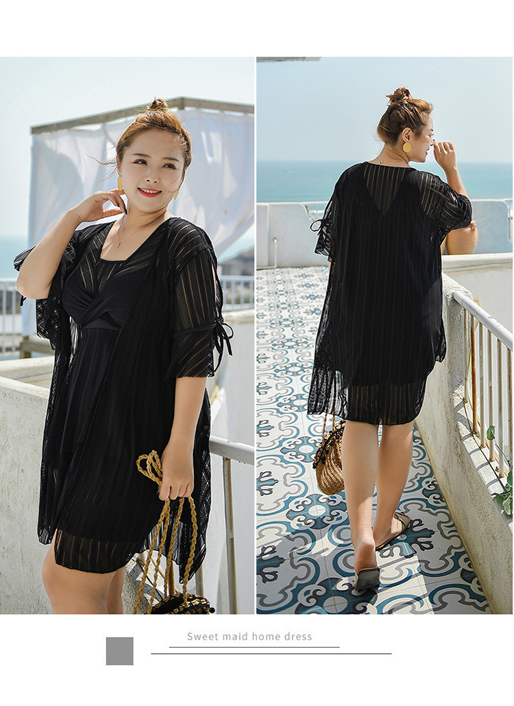 ชุดว่ายน้ำคนอ้วน 6xlพร้อมส่ง :ชุดว่ายน้ำไซส์ใหญ่สีดำแต่งผ้าลายทางมาพร้อมเสื้อคลุม set 2ชิ้นมีชุดติดกางเกงขาสั้นด้านในและเสื้อคลุมแบบสวยน่ารักมากๆจ้า:รอบอก44-54นิ้ว เอว38-50นิ้ว สะโพก42-54นิ้ว เสื้อคลุมรอบอกกว้าง56นิ้ว