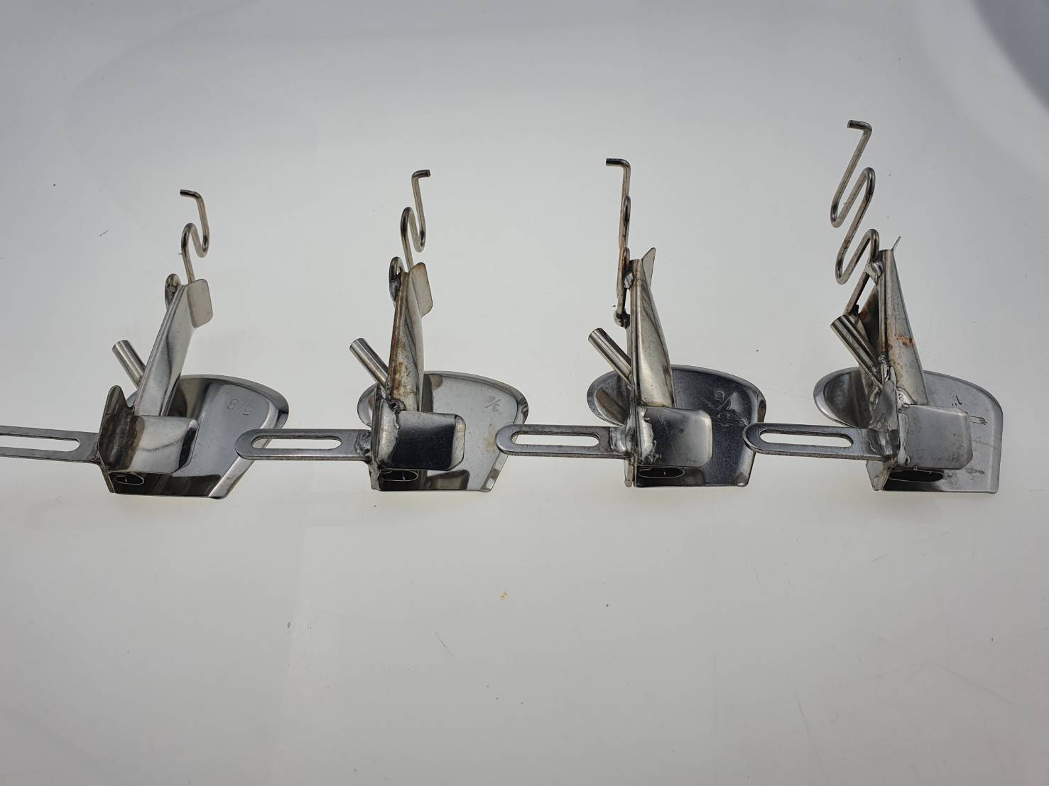 ซองกุ๊นจักรโพ้งสี่เส้น ซองกุ้นแลปจักรโพ๊ง ซองกุ๊นห่อเชือกจักรโพ้งสำหรับจักรโพ้งอุตสาหกรรม ประกอบและติดตั้งง่าย