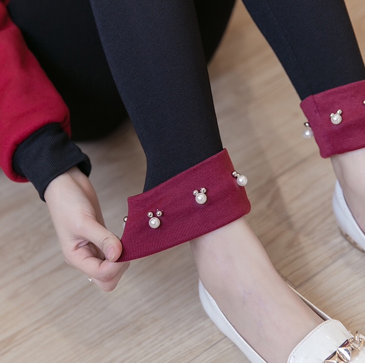 เลคกิ้งคนท้องขายาว ปลายขามี 4 สี ประดับด้วยมุกตุ้งติ้งน่ารักสวยงาม มีสายปรับขนาดครรภ์ M,L,XL