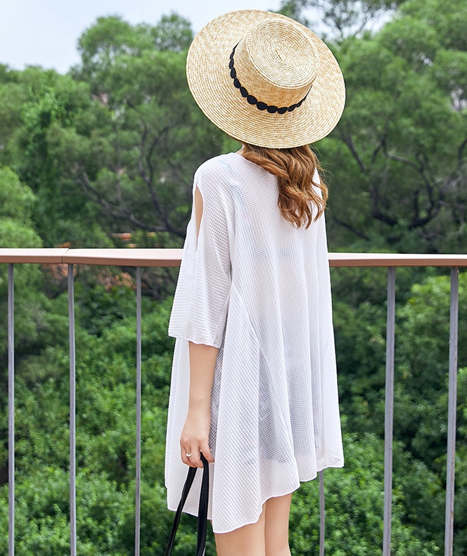 ชุดว่ายน้ำคนอ้วน 5xl พร้อมส่ง :ชุดว่ายน้ำไซส์ใหญ่เที่ยวทะเลสีดำแต่งลายใบไม้ มาพร้อมเสื้อคลุมสีขาวเว้าไหล่แบบเก๋ set 3ชิ้น มีบรา กระโปรงติดกางเกงขาสั้นและเสื้อคลุม แบบสวยน่ารักมากๆจ้า :- รอบอก36 - 46 นิ้ว - เอว 32 - 44 นิ้ว - สะโพก 40 - 50 นิ้ว - เสื้อคลุม