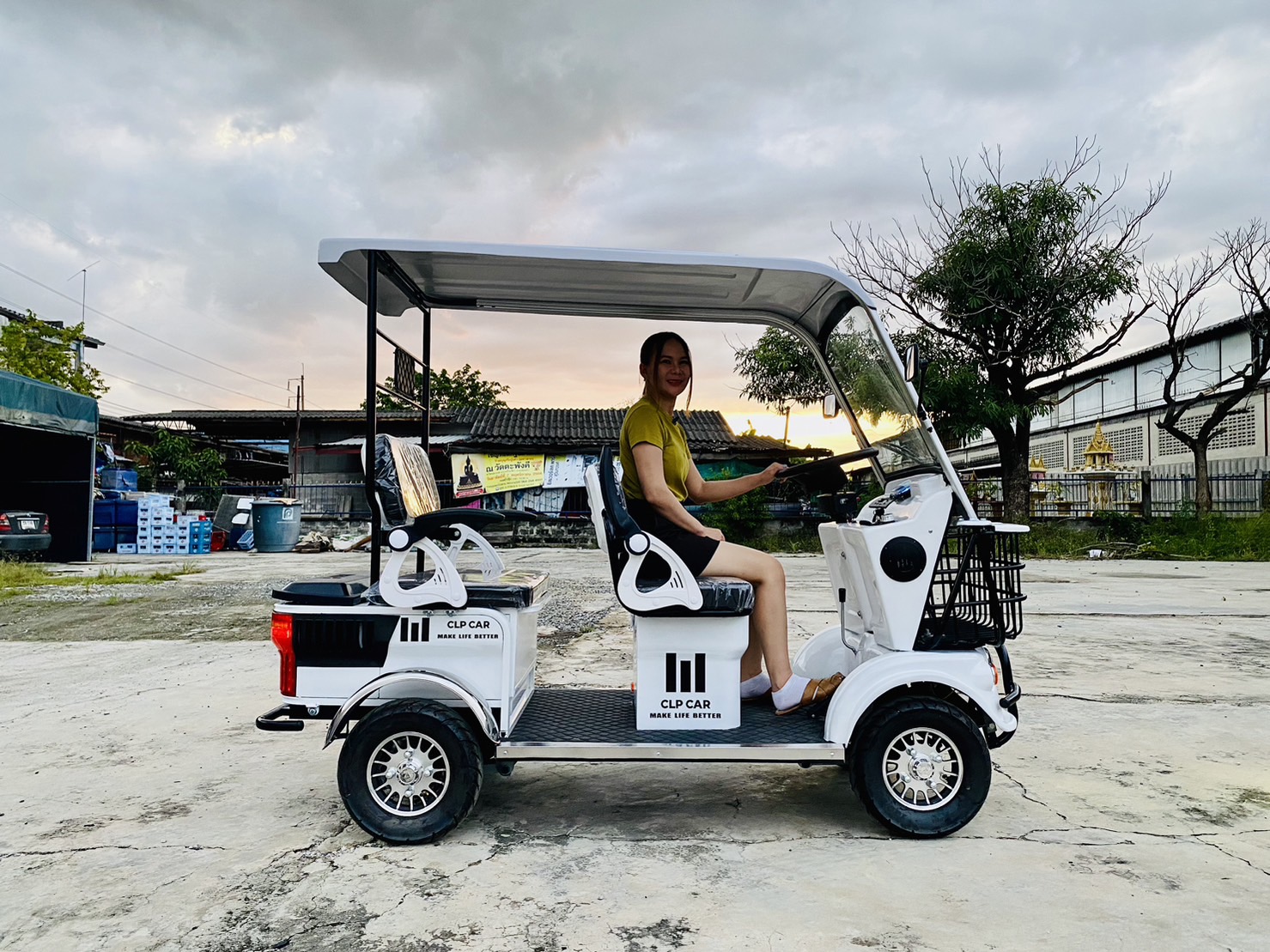 รถกอล์ฟไฟฟ้า 4 ล้อ 4 ที่นั่ง รุ่น M-04 ขับแบบพวงมาลัย