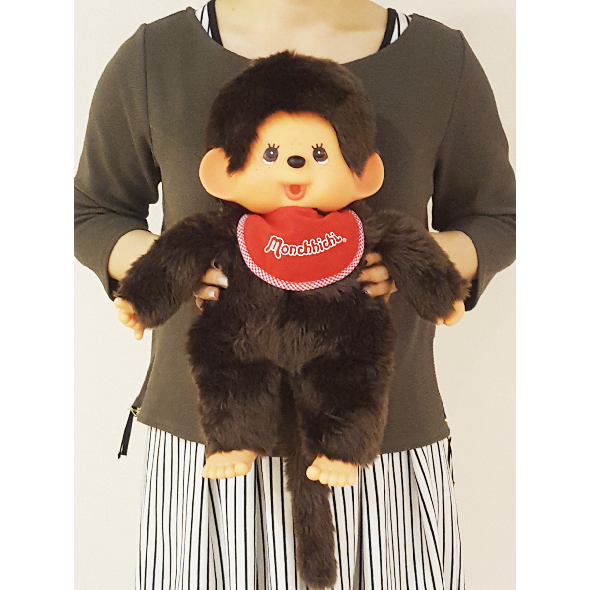 [PRE-ORDER] ตุ๊กตา ม่อนชิชิ Size L ม่อนชิชิคุง Monchhichi H41 x W34 x D13 cm นำเข้าจากญี่ปุ่น プレミアムスタンダード モンチッチ Lサイズ ブラウン 男の子 251049