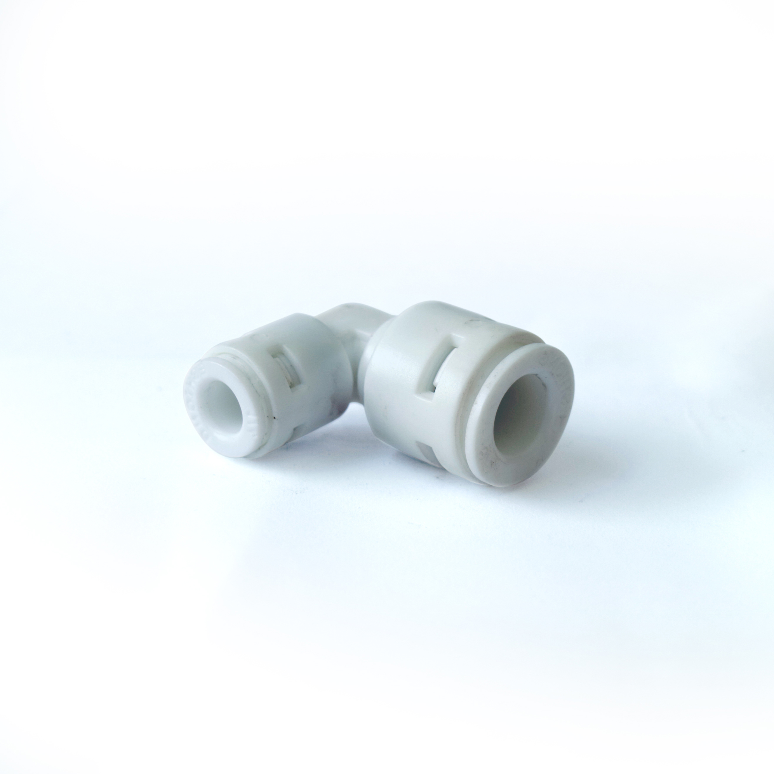 ข้อต่อแบบงอ (1/4"x 3/8") 2หุน x 3หุน Plastic สวมเร็ว Speed Fit