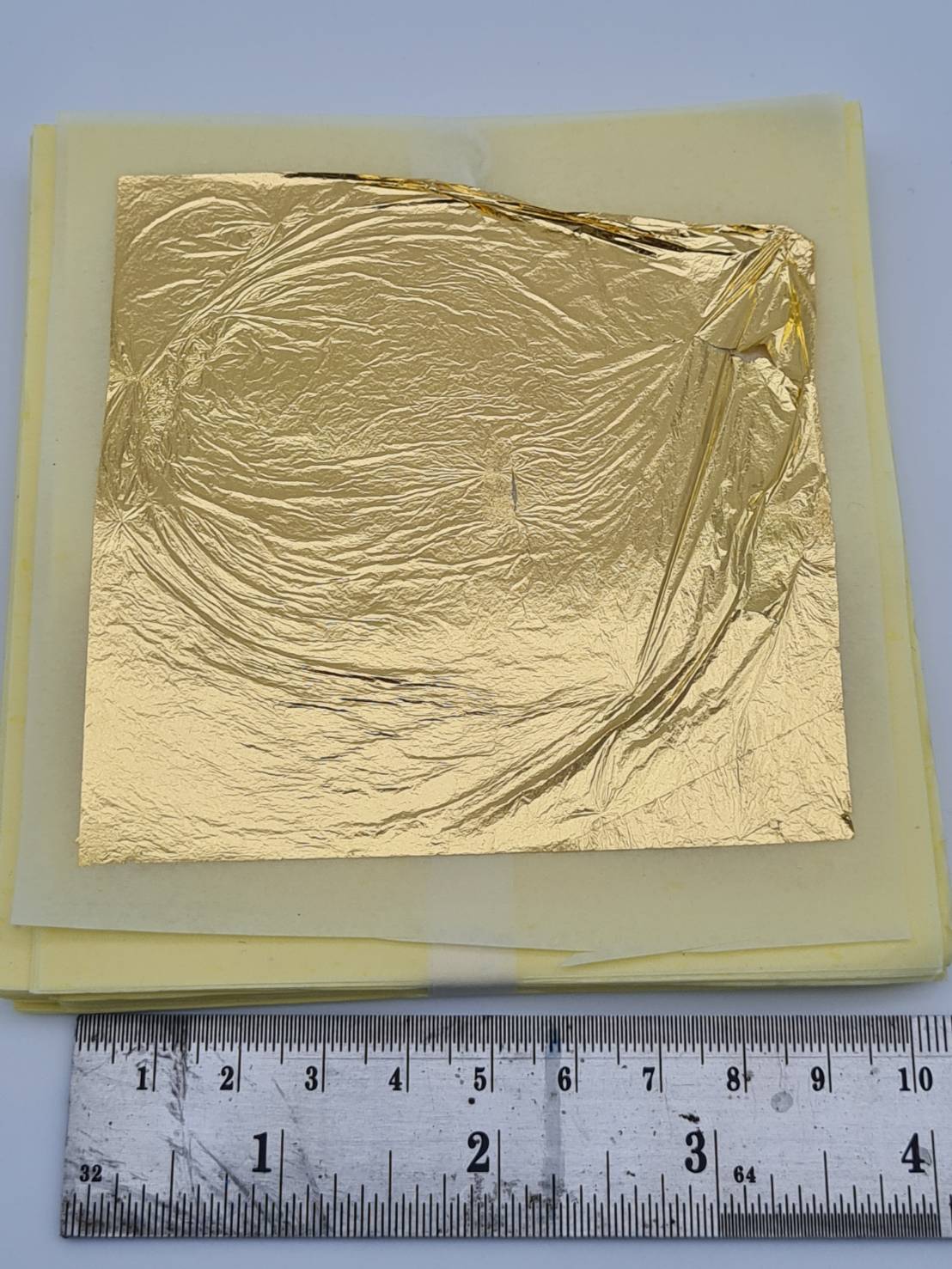 ทองคำเปลวแท้ 99.99% 24K pure gold leaf 0.12 micron สำหรับงานสปา ใช้ในการนวดหน้าร่วมกับ เซรั่ม ครีมหรือโลชั่น หรือ ใช้ตกแต่งอาหาร (ราคาต่อ แผ่น)