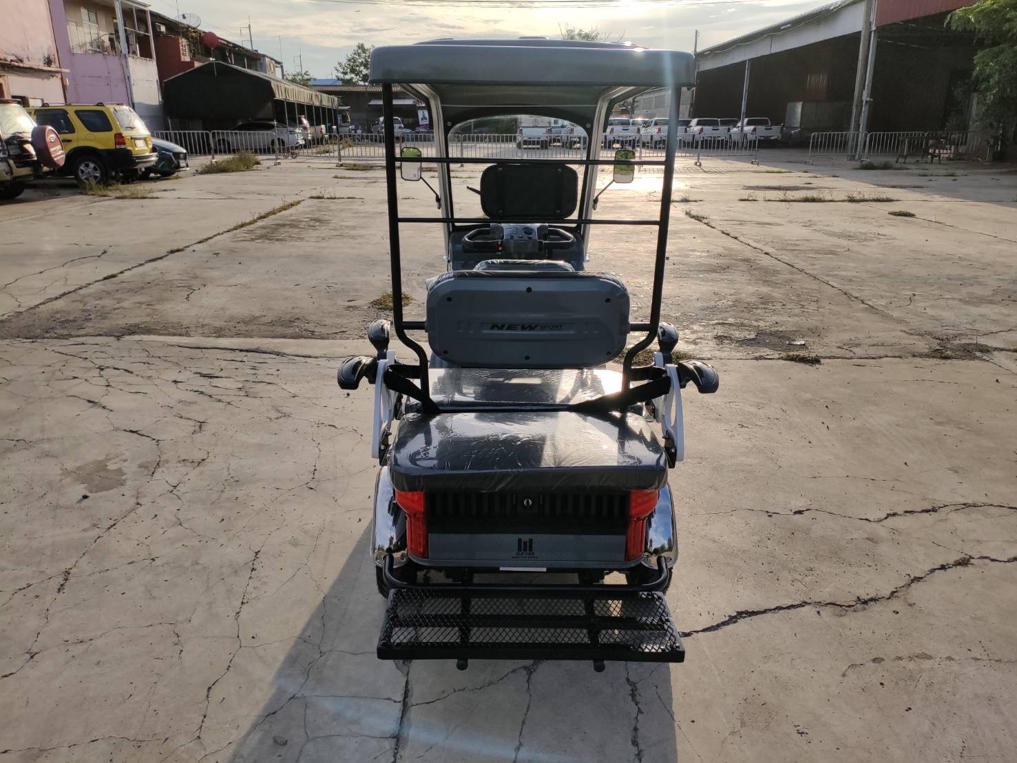 รถไฟฟ้า 4 ล้อ รุ่น M-01T 4-5 ที่นั่ง สีเทา