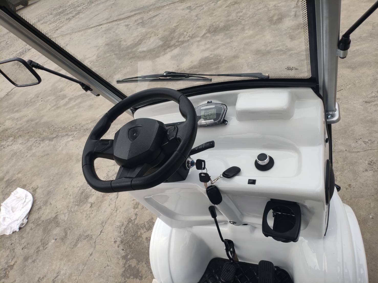 รถกอล์ฟไฟฟ้า 4 ล้อ 6 ที่นั่ง รุ่น M-04T ขับแบบพวงมาลัย