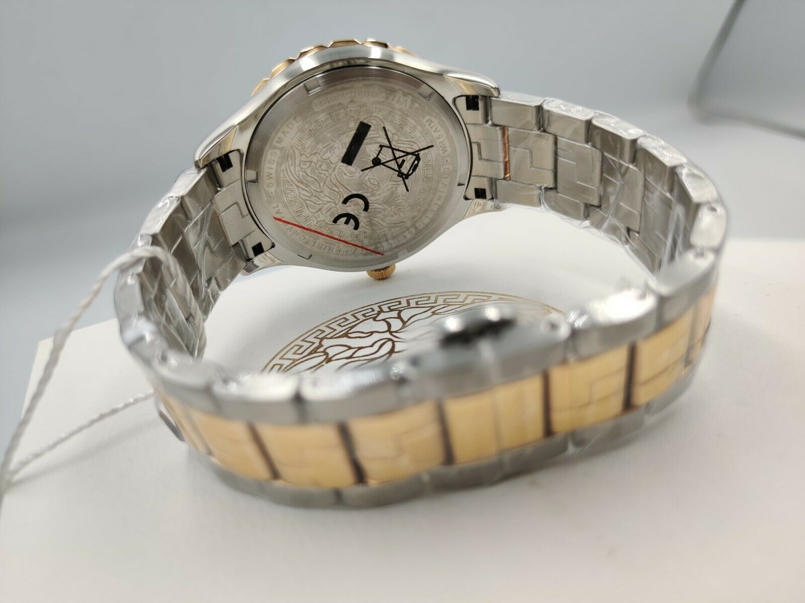 Versace V11060017 นาฬิกาผู้ชาย Hellenyium GMT Quartz Men's Watch