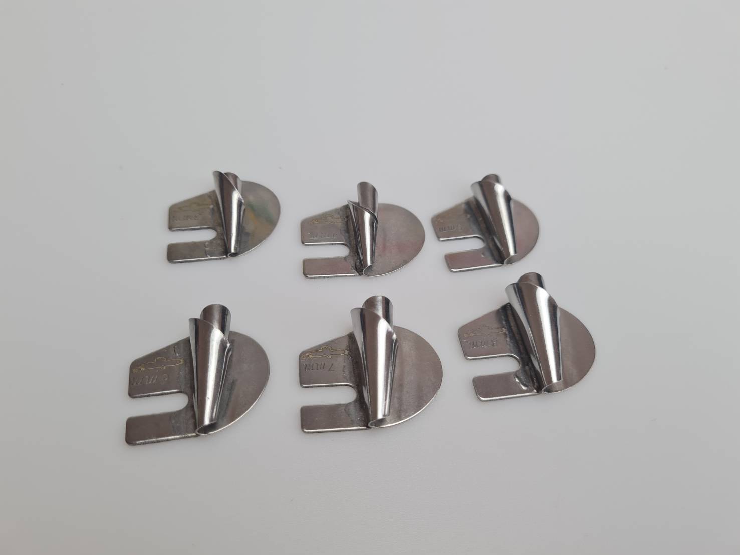 ซองม้วนชายผ้าสำหรับจักรอุตสาหกรรมเข็มเดี่ยวแบบ ผ้าหนาและ หลบตะเข็บได้ในตัว สำหรับช่างเย็บผ้า