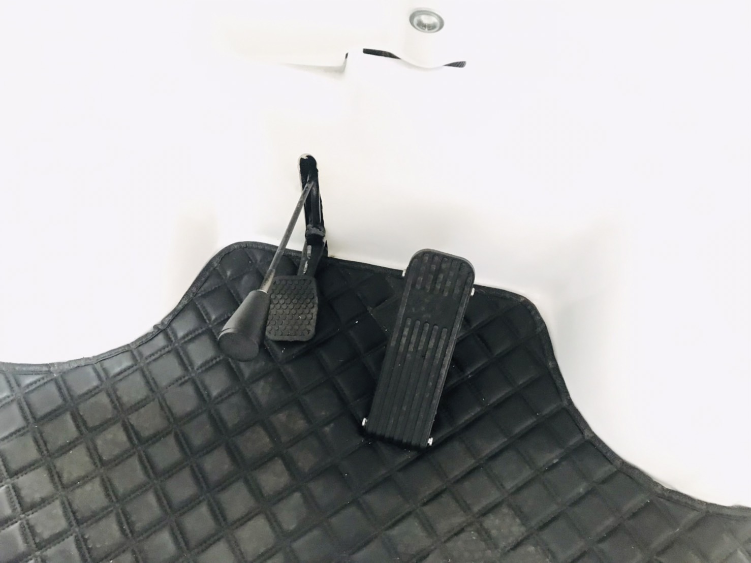 รถกอล์ฟไฟฟ้า 4 ล้อ 4 ที่นั่ง รุ่น M-04 ขับแบบพวงมาลัย