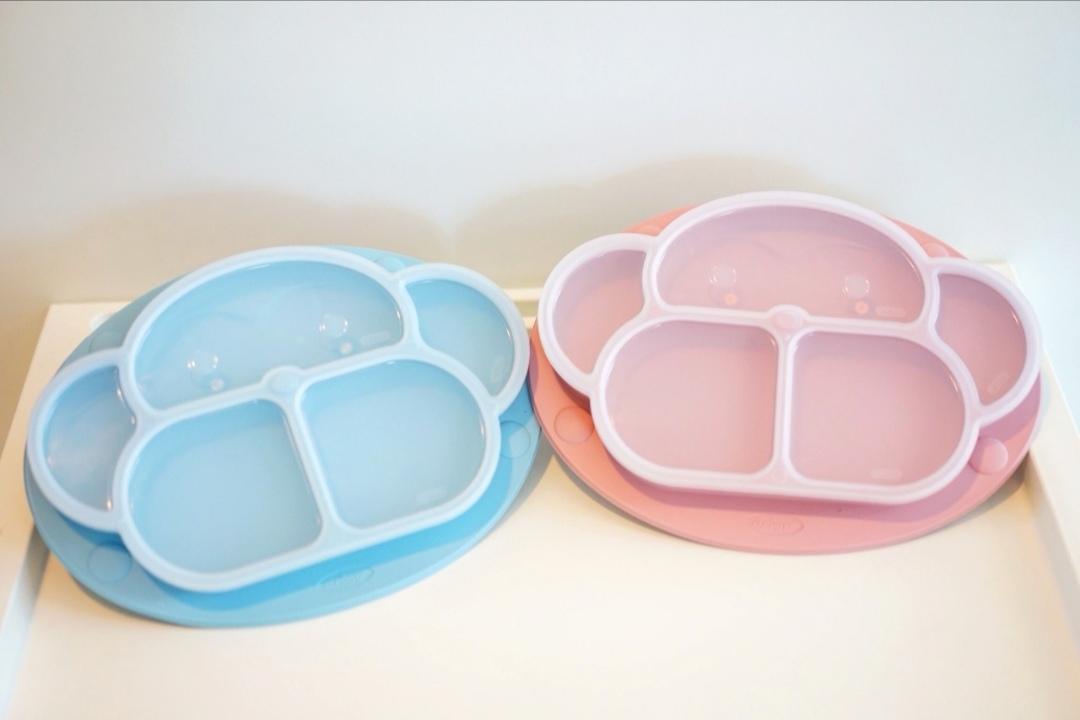 จานซิลิโคน ของแท้จากอังจู ลายลิงพร้อมฝาปิดและปุ่มดูดยึดโต๊ะ MONKEY PLATE Ange