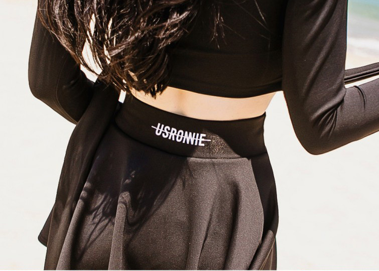 ชุดว่ายน้ำทูพีช พร้อมส่ง:ชุดว่ายน้ำสีดำแขนยาวผูกโบว์ด้านหลัง กระโปรงมีกางเกงใส่ด้านในแบบเก๋น่ารักมากๆจ้า:รอบอก30-38นิ้ว เอว30-38นิ้ว สะโพก30-38นิ้ว