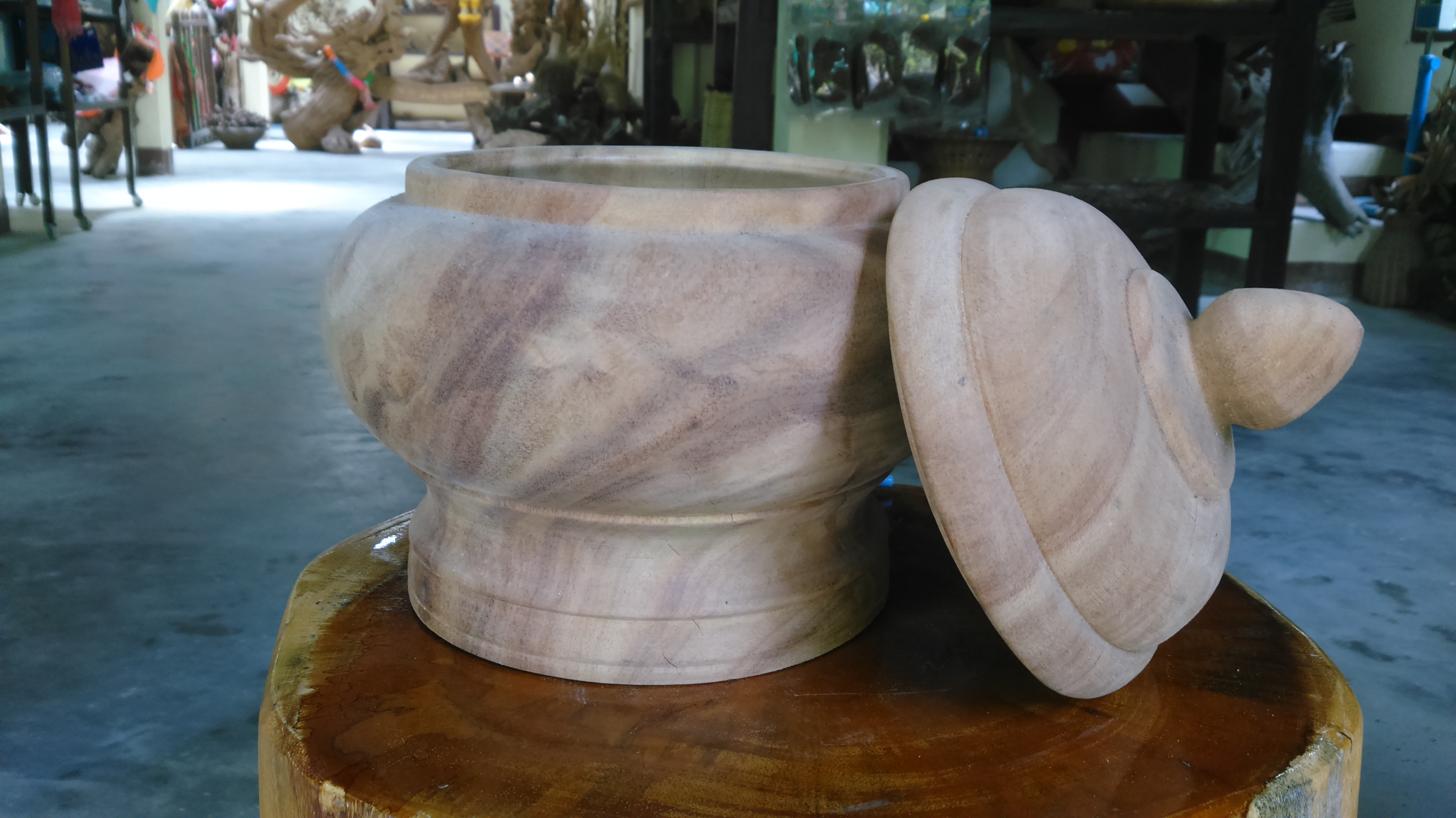 โถข้าวพร้อมฝาปิด(ใหญ่)ไม้เทพทาโร